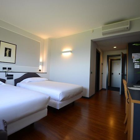 Hotel Mamiani & Relaxing Spa أوربينو الغرفة الصورة