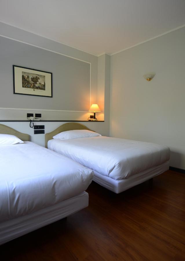 Hotel Mamiani & Relaxing Spa أوربينو الغرفة الصورة