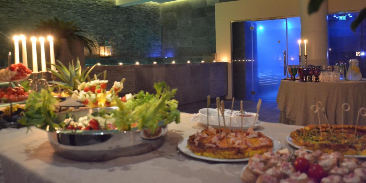 Hotel Mamiani & Relaxing Spa أوربينو المطعم الصورة